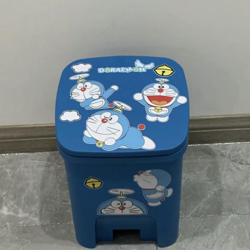 Thùng Rác Doraemon, Thiết Kế Chuồn Chuồn Tre, Dung Tích Lớn, Có Bàn Đạp, Sáng Tạo Và Dễ Thương, Thích Hợp Cho Phòng Trẻ Em Và Phòng Khách, Đẹp Mắt 2