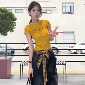 เสื้อยืดไหล่ขวา สไตล์อเมริกันเรโทร แขนสั้น สำหรับผู้หญิง ใส่หน้าร้อน บุคลิกภาพ ประดับพลอยเทียม ทรงสลิมฟิต สลิมมิ่ง สาวฮอต โดปามีน เสื้อสั้น