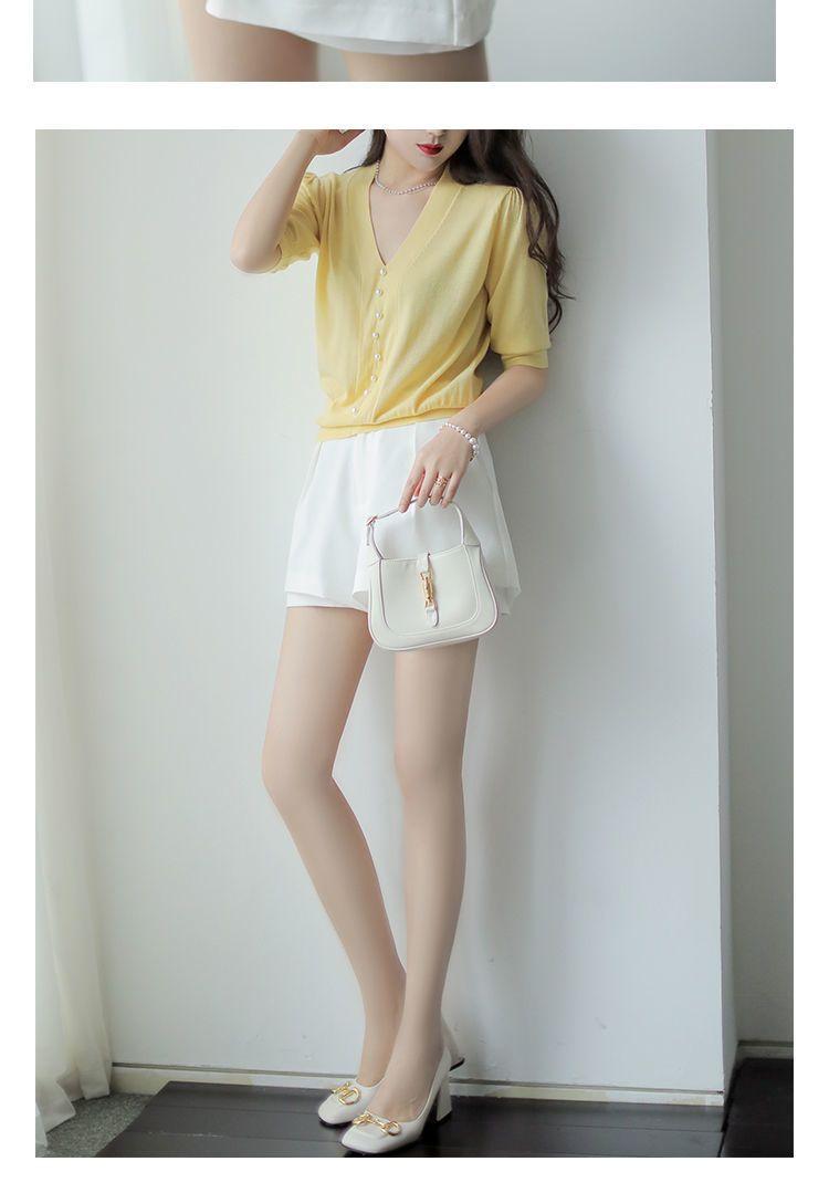 Product Introduction of Áo Len Cổ Chữ V, Nhẹ Nhàng Và Thanh Lịch, Trang Trí Ngọc Trai, Quần Áo Nữ, Hàng Mới Về Hàn Quốc Mùa Hè 2025, Dễ Phối Đồ, Áo Trông Trẻ Trung Women Top áo  len xinh Nhung 9