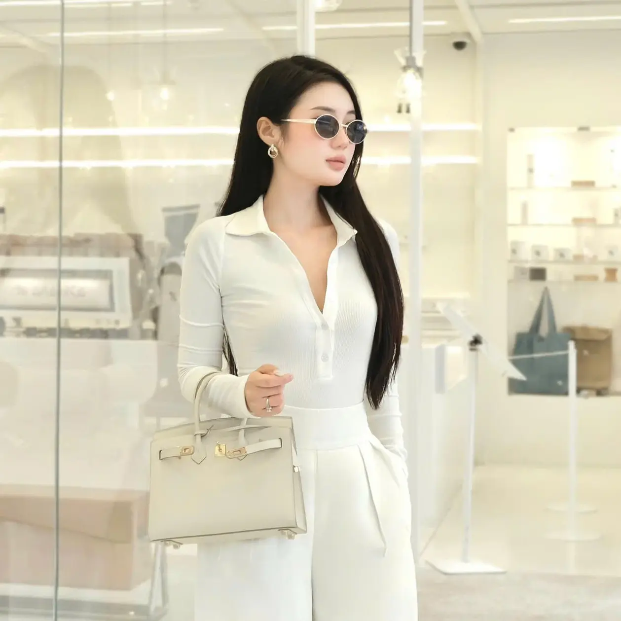 KHÁNH AN CLOTHING - Áo thun cổ V trụ sang trọng Nữ