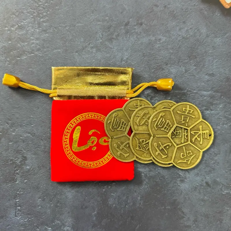 Túi lộc và 3 đồng xu hoa mai may mắ.n phong thuỷ