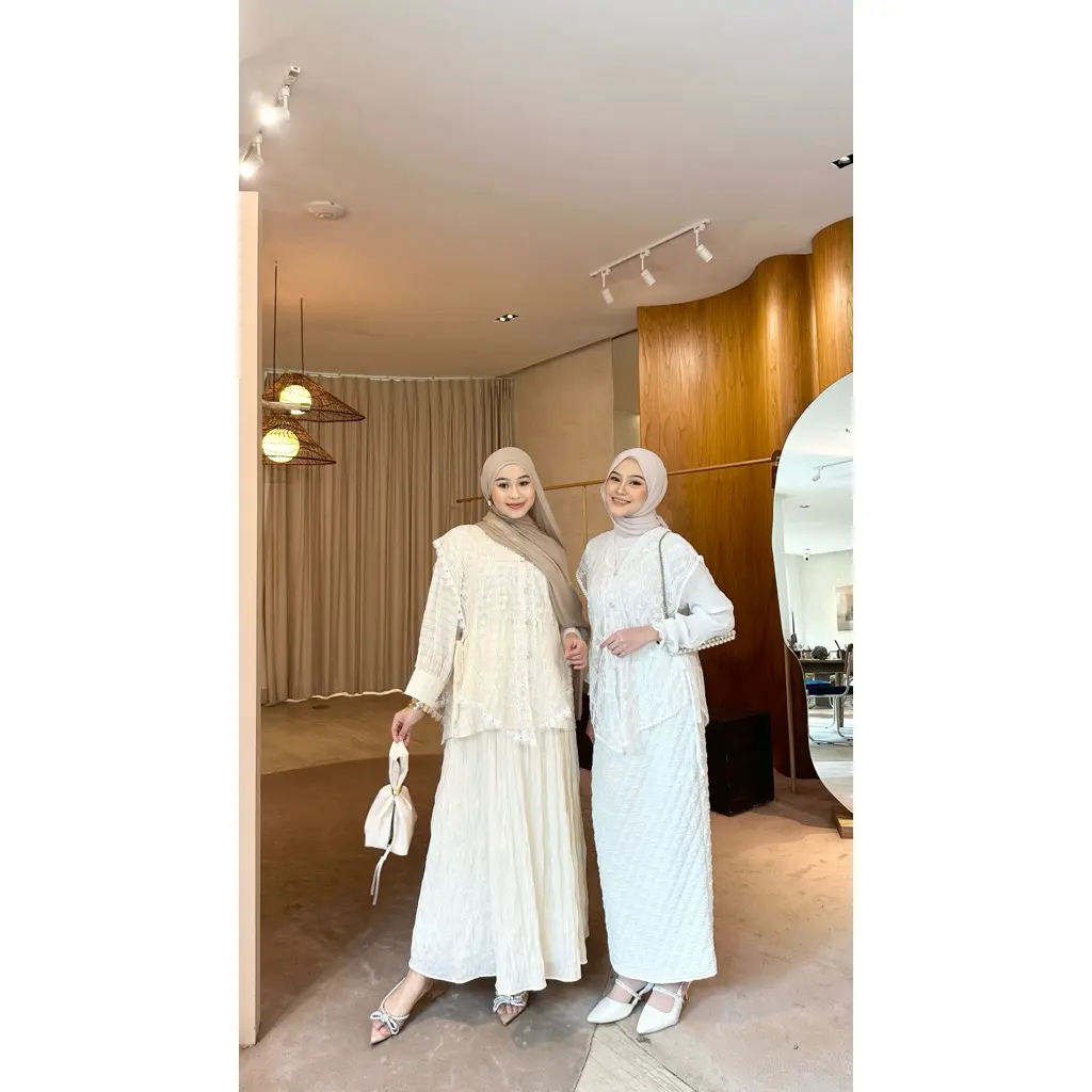 PROMO - Avea Outer | Outer Rompi | Outer Kebaya Modern | Vest Brukat PROMO - Avea Outer | Outer Rompi | Outer Kebaya Modern | Vest Brukat