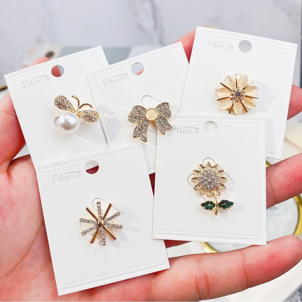 1pcs Brooch  small pin clothing fixing  temperament buckle