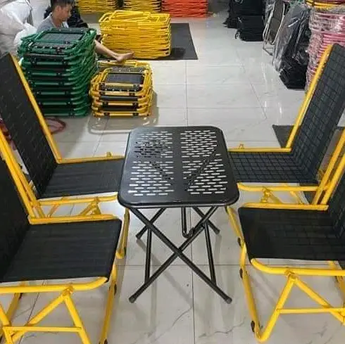 1 bàn sắt lá + 4 ghế sắt lưng cao sơn tĩnh điện 4