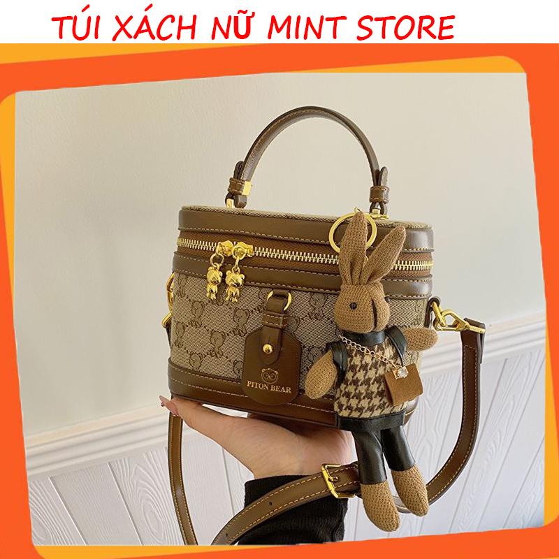   Tặng móc thỏ  Túi Xách Cốp Nữ Dáng Đứng Họa Tiết Gấu Cá Tính Đeo Chéo Đeo Vai Thời Trang Hot Trend Bag 795 Da Nhung 