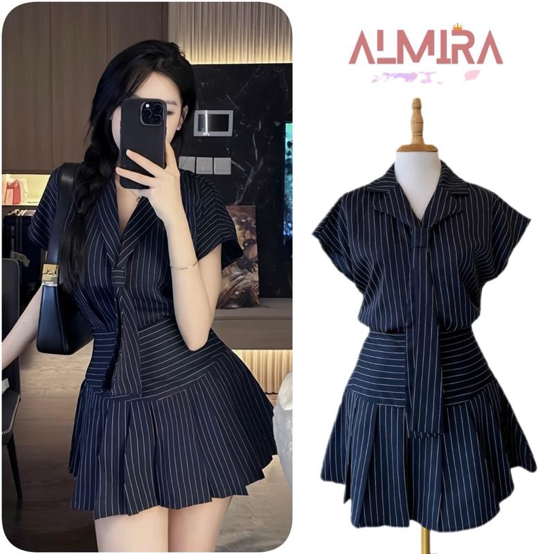 Sét Váy Nữ Hoạ Tiết Kẻ Sọc Gồm Áo Sơ Mi Cổ Vest Cavat + Chân Váy Cếp Ly Kẻ