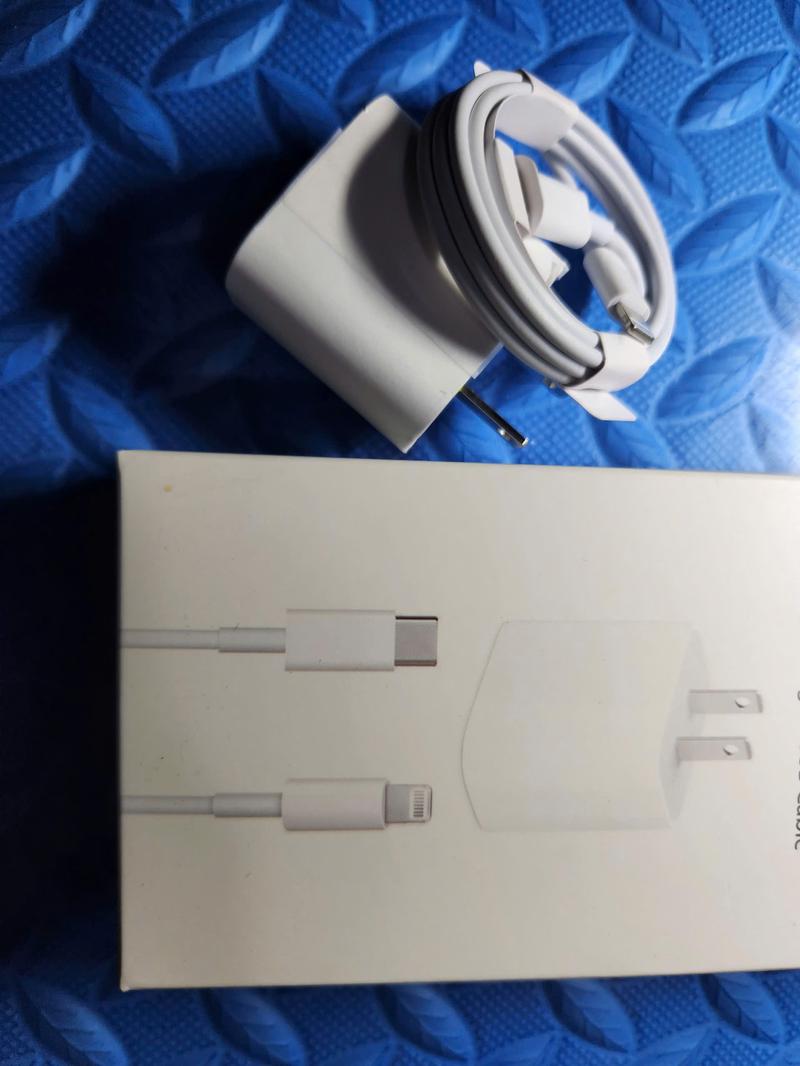Product Introduction of Bộ sạc nhanh IP 25W (chân dẹp) sạc nhanh cho các dòng máy IP 8 đến IP 14prm. Bảo hành lỗi 1 đổi . 14