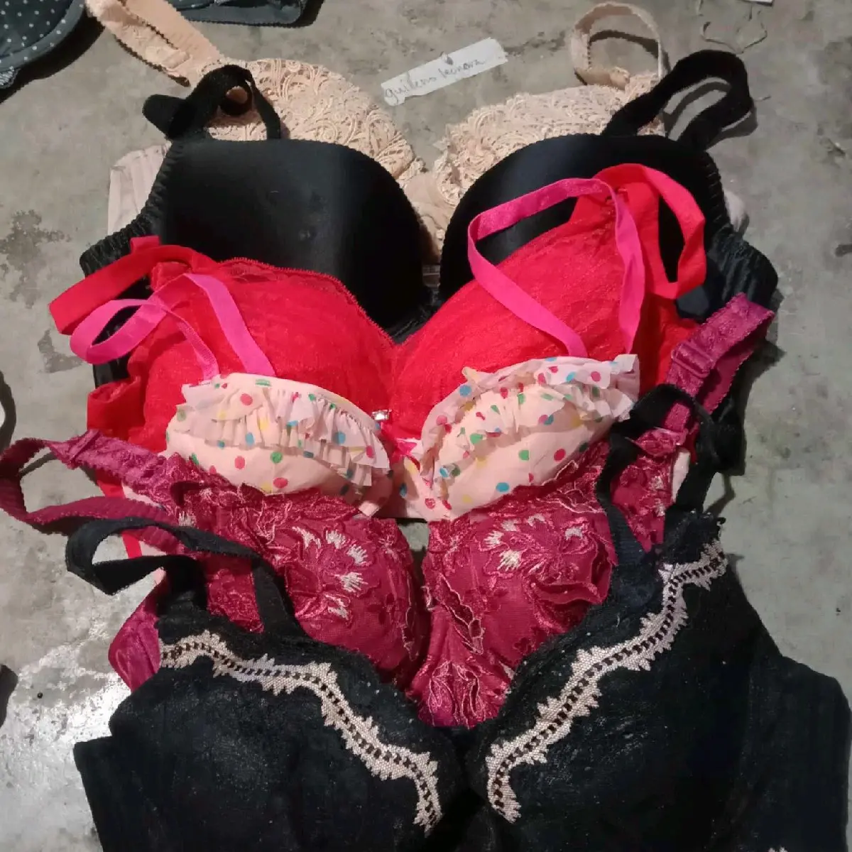 1 BUNDLE BRA 3-4PCs per bundle
