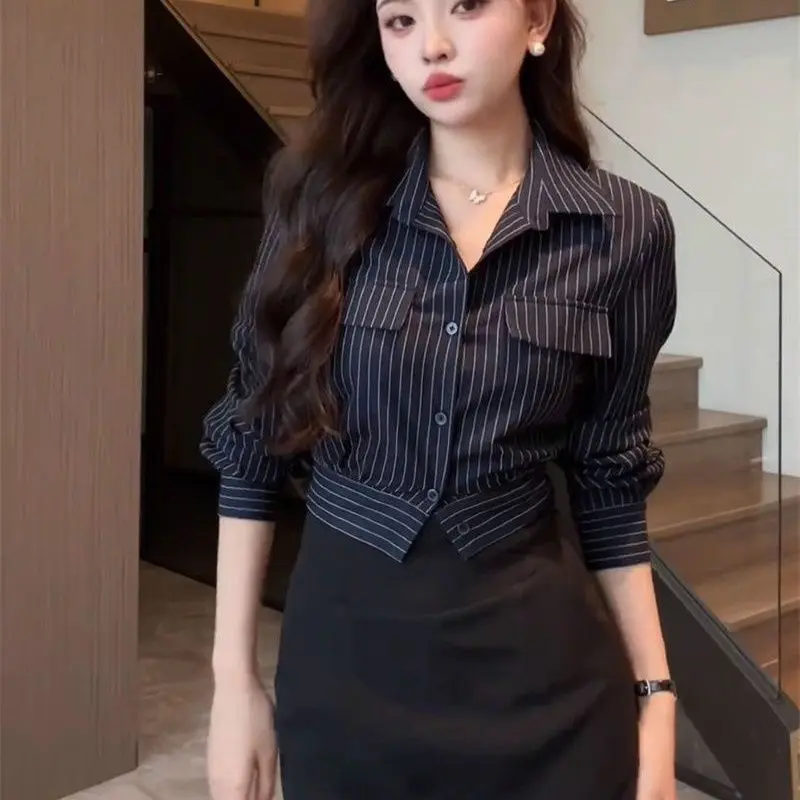 Áo thun nữ tay dài đơn ngực kẻ sọc thanh lịch ôm vừa vặn