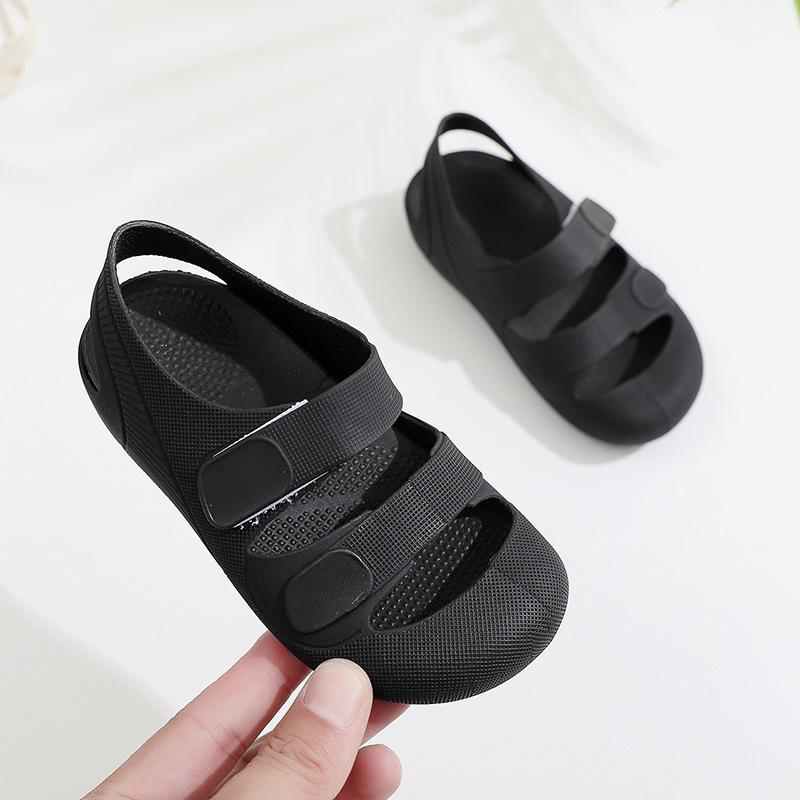 Product Introduction of 24-Year New Children's Closed Toe Soft Plastic Velcro Men's and Women's Baby Water-Stepping Sand Shoes Hole Shoes 16