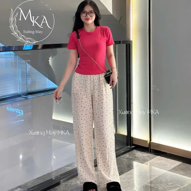{MKA} Sét Bộ Bông Hoa Nhí Vãi Đủi Quần ống Suông Áo Thun Tăm Lạnh Dễ Thương Nữ Women Ong Top Voi 0