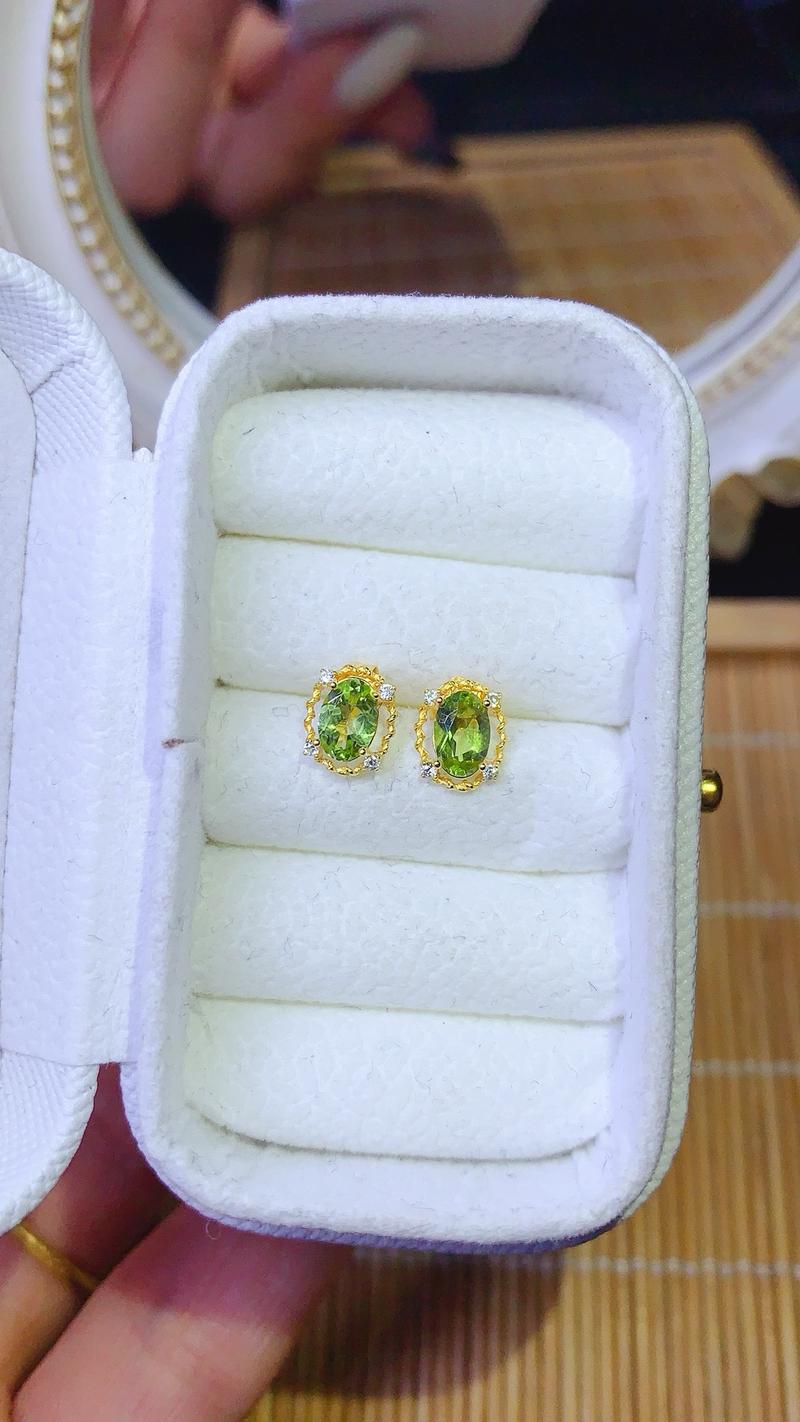 Product Introduction of Natural Colored Gemstone-S925 Silver Natural Peridot Earrings Fashion Niche Design Oval 4*6mm Earrings-2025 New Hot Selling Gift 5