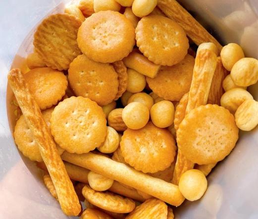 500g Bánh Quy Mặn Liên Hưng Mix 4 loại: Quy Đũa Quy Hạt Ngọc Quy Tròn Quy hình Con Cá