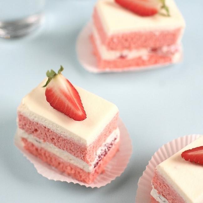 Hương dâu bột Pháp thơm đậm STRAWBERRY FLAVORING Hộp 1kg Food 4