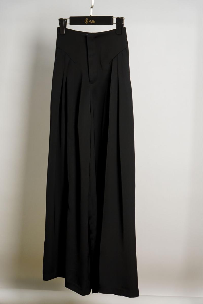 Product Introduction of Vella Fashion - Quần culottes nữ đen / trắng có túi VQ23140 13