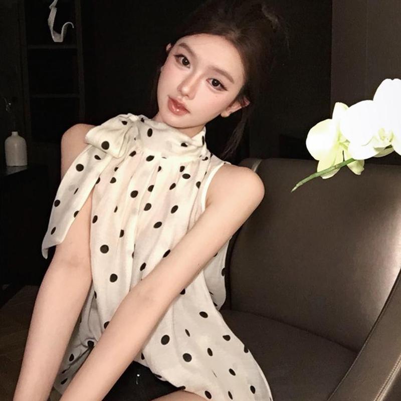 Kemeja Tanpa Lengan Motif Polkadot Sederhana dengan Tali Pengikat, Atasan Wanita Musim Panas dengan Leher Gantung Kemeja Tanpa Lengan Motif Polkadot Sederhana dengan Tali Pengikat, Atasan Wanita Musim Panas dengan Leher Gantung
