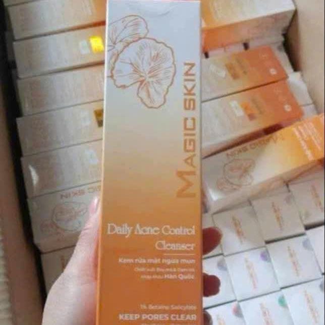 Sữa rửa mặt rau má ngừa mụn mới Magic skin