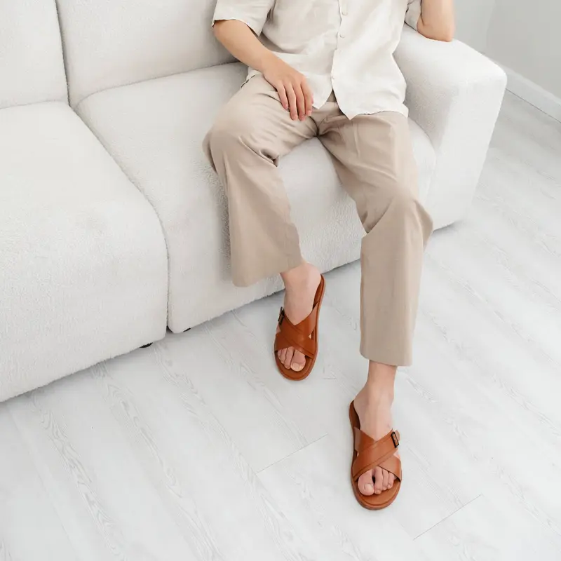 Dép Da Nam Leon Chất Liệu Microfiber Bền Bỉ Thương Hiệu LEONARDO 7