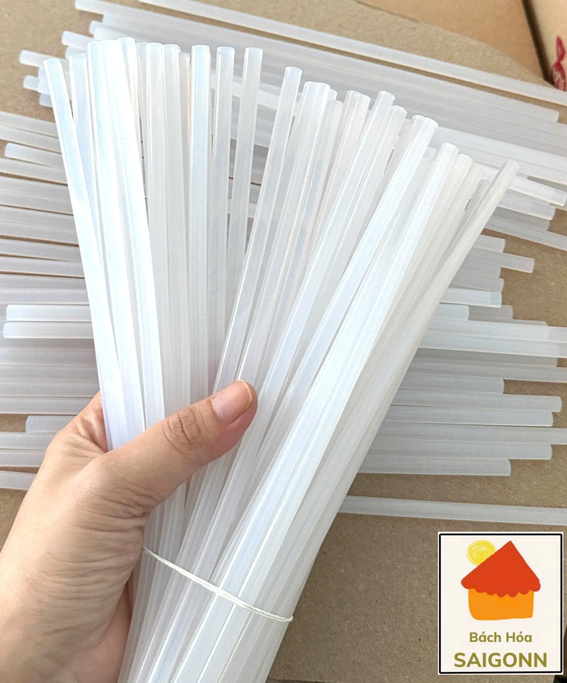 1 Cây Keo Nến Nhỏ Silicon 7MM Dài 25CM Dùng Gói Giỏ Quà Tết