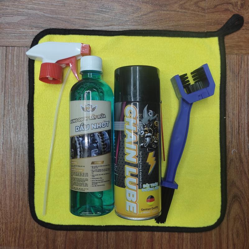 Combo vệ sinh sên xích chi tiết xe máy : tẩy dầu nhớt Võ Gia 500ml + Dưỡng sên Sprayking + bàn chải chà sên 3D +khăn lau xe 30x30 + vòi xịt
