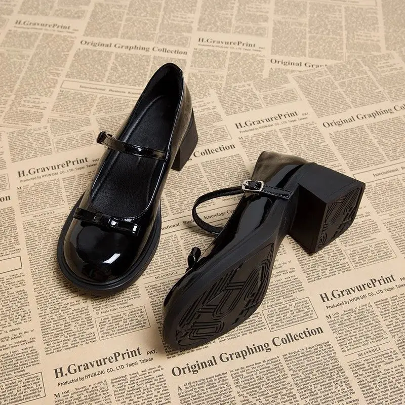 French Hepburn Style Mary Jane Shoes for Women 2024 New Hot Style Chunky Mid Heel Soft Sole Comfortable High Heel Leather Shoes