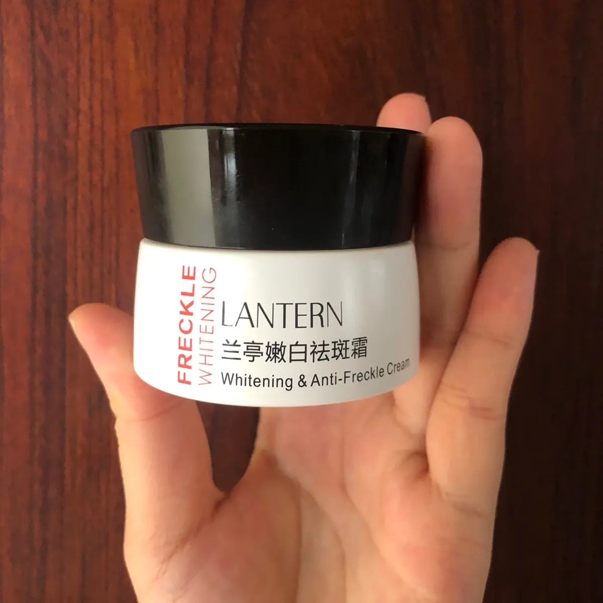 Kem khoá ẩm dưỡng sáng da, đều màu da lantern 30g