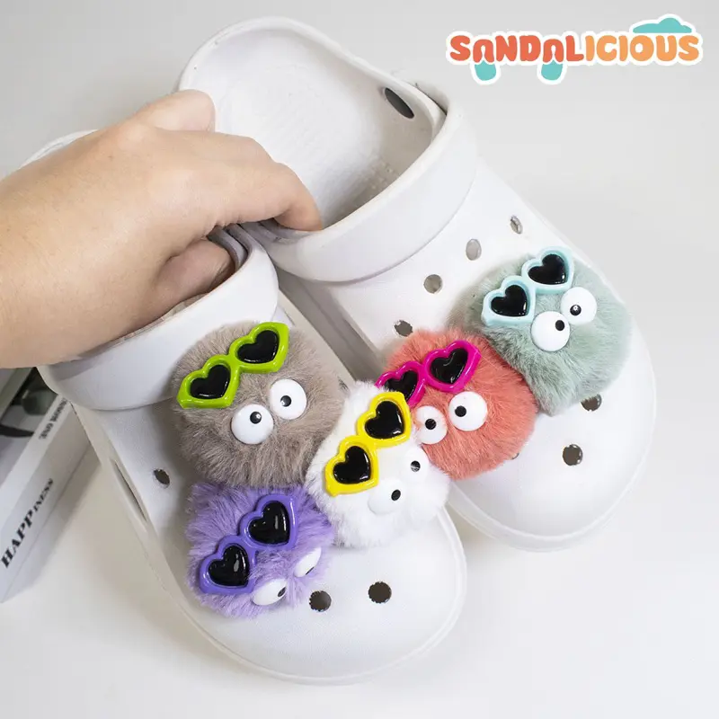 Jibitz Charm Pom-Pom Bulu Halus Hiasan Sandal Lucu Import - Jibbitz Boneka PomPom Sandal Baim Bapau