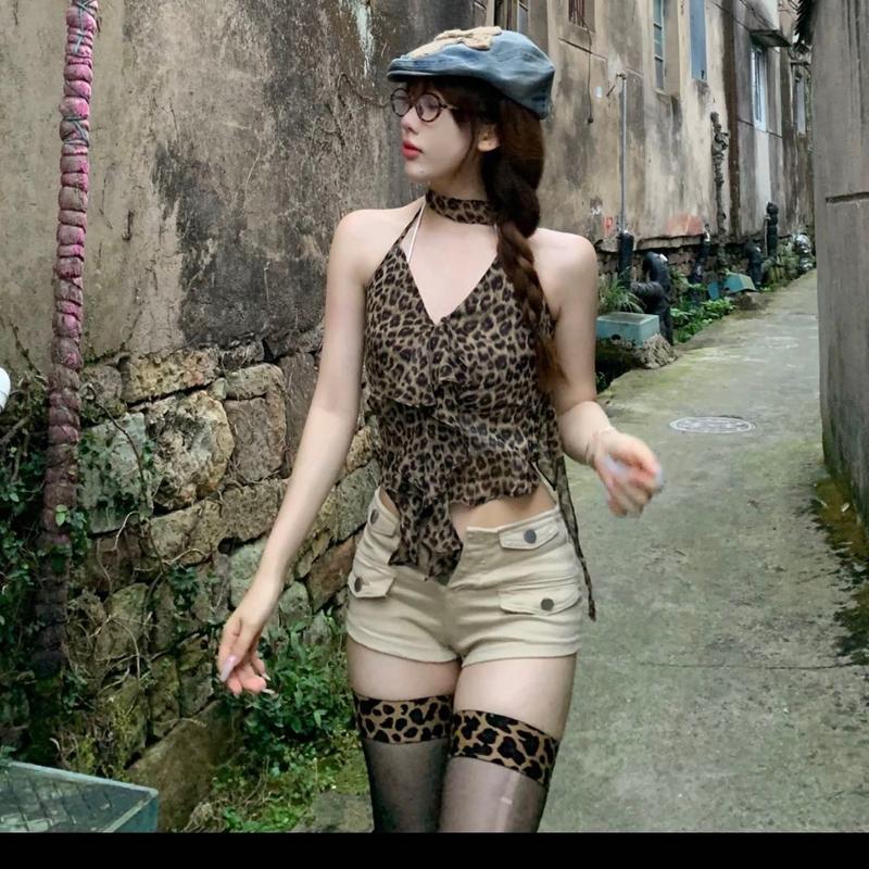 T16 – Áo 2 dây họa tiết beo cổ khoét V có dây quấn cổ style tua rua độc lạ (Vải voan mỏng thoáng mát) 4