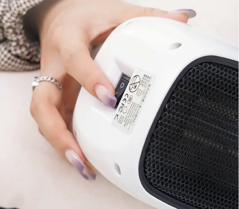Quạt sưởi mini để bàn làm việc 5