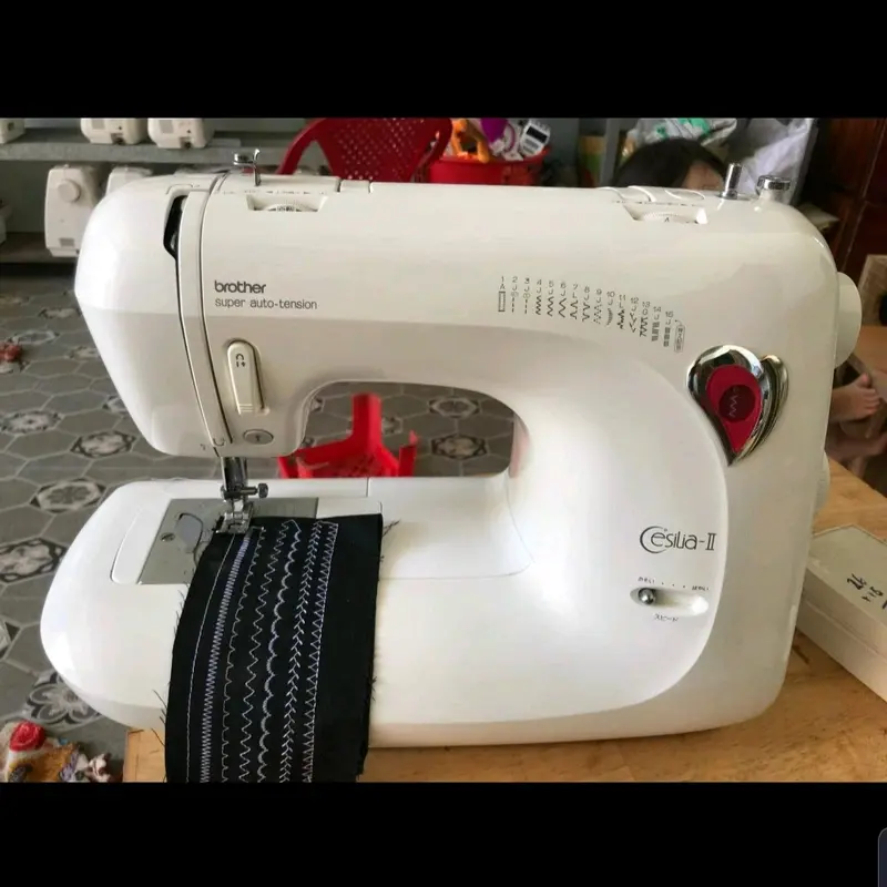 Máy may nhật Brother 15 mẫu may,làm khuy tự động 0