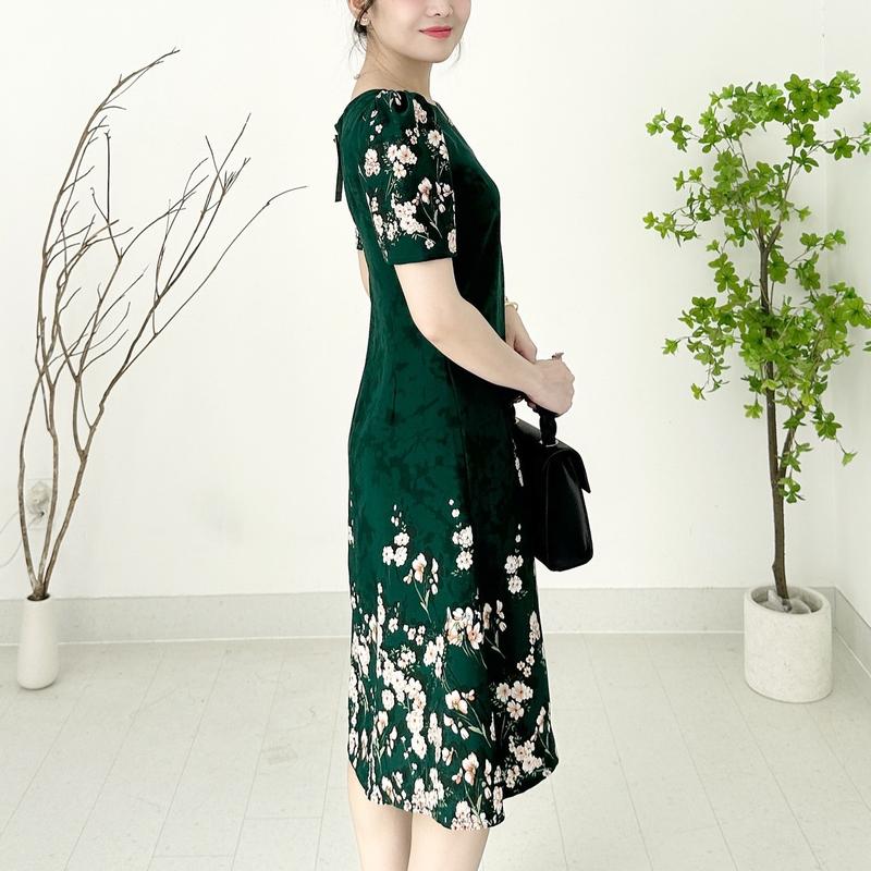 Product Introduction of Đầm Suông TD09 Trung Niên Màu Sắc Duyên Dáng (45kg - 95kg) Lụa Mango Họa Tiết Hoa Lá Voi Xanh Rêu Kem Voan Sen Hoa Sen Màu Đen 6