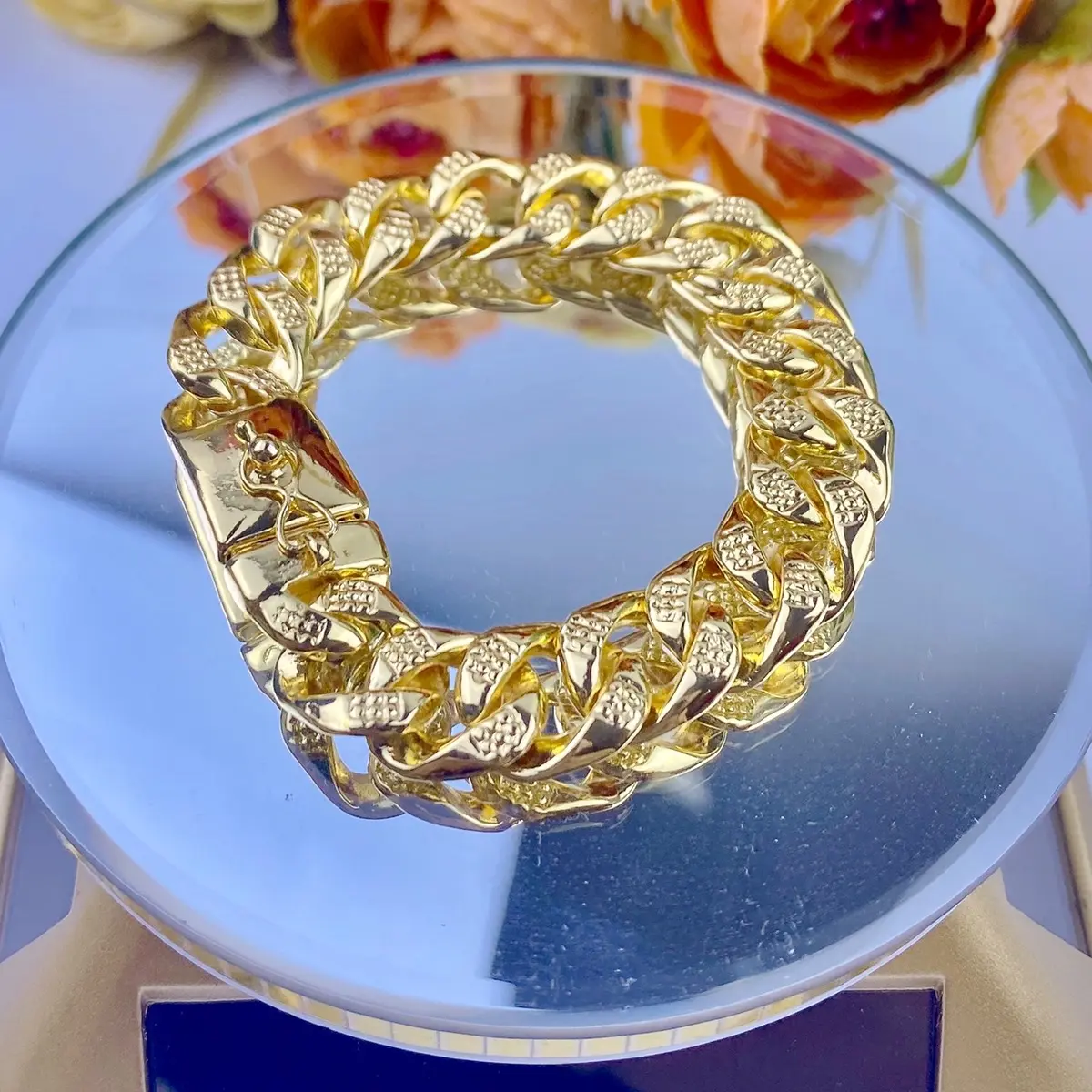 Lắc tay nữ khuyên lật có kí hiệu 18k Hàng ngày