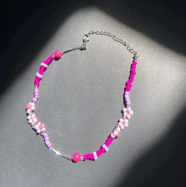 necklace fushia