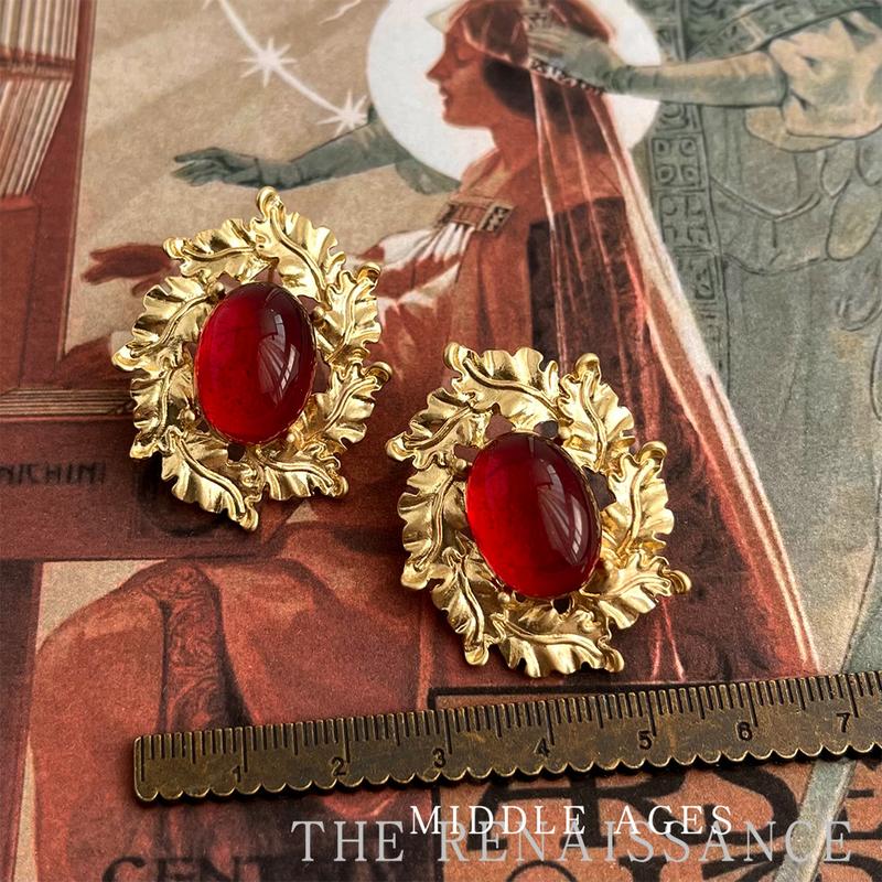 Product Introduction of Vintage Light Antique Style Exaggerated Heavy Industry Earrings French Court Vintage Wine Red Earrings High-Grade Ear Rings 3