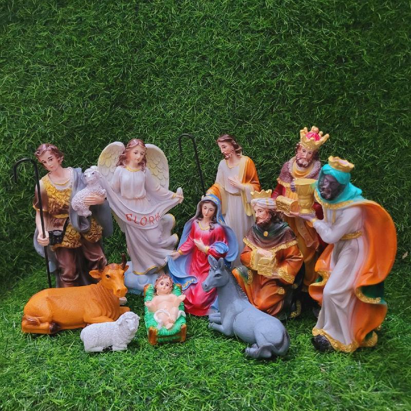 Bộ 11 Tượng Giáng Sinh cao 20cm Tặng Cừu Nhựa Composite Trang Trí Nội Thất