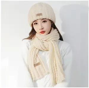 Topi Kupluk dan Syal Rajut Wanita Musim Dingin / Winter
