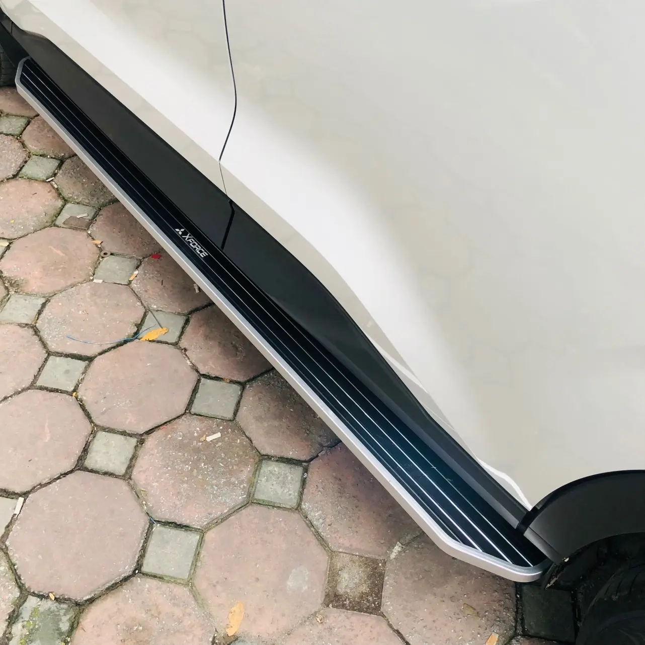 Bậc, bệ bước chân Mitsubishi Xforce mẫu Jaguar