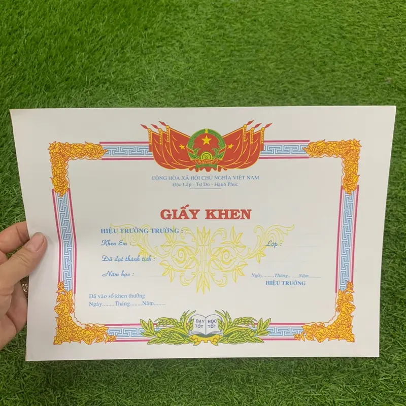 ￼Giấy khen khổ A4, A5 xấp 100 tờ. Mực in đẹp,  sắc nét, dày dặn 5