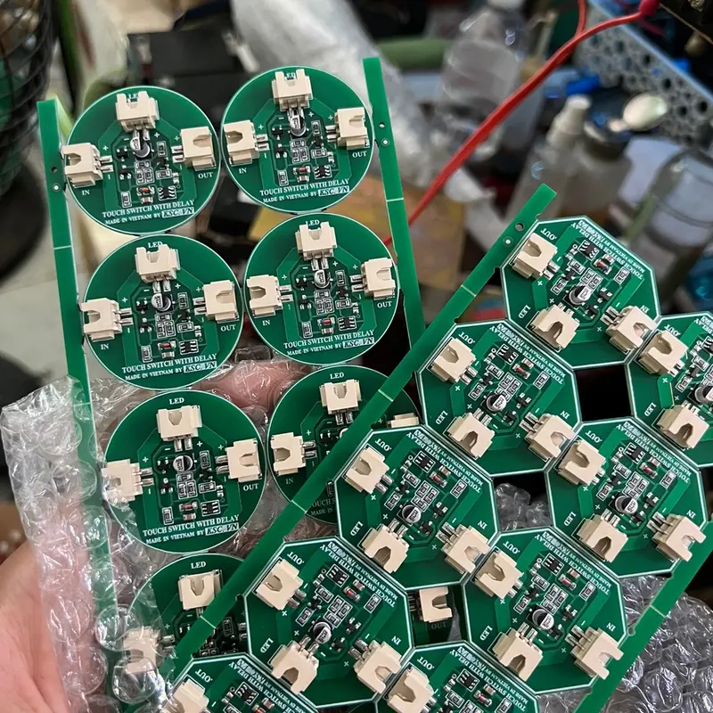 Mạch công tắc cảm ứng ( mẫu mới) điều khiền đèn có độ trễ kèm led và dây 4