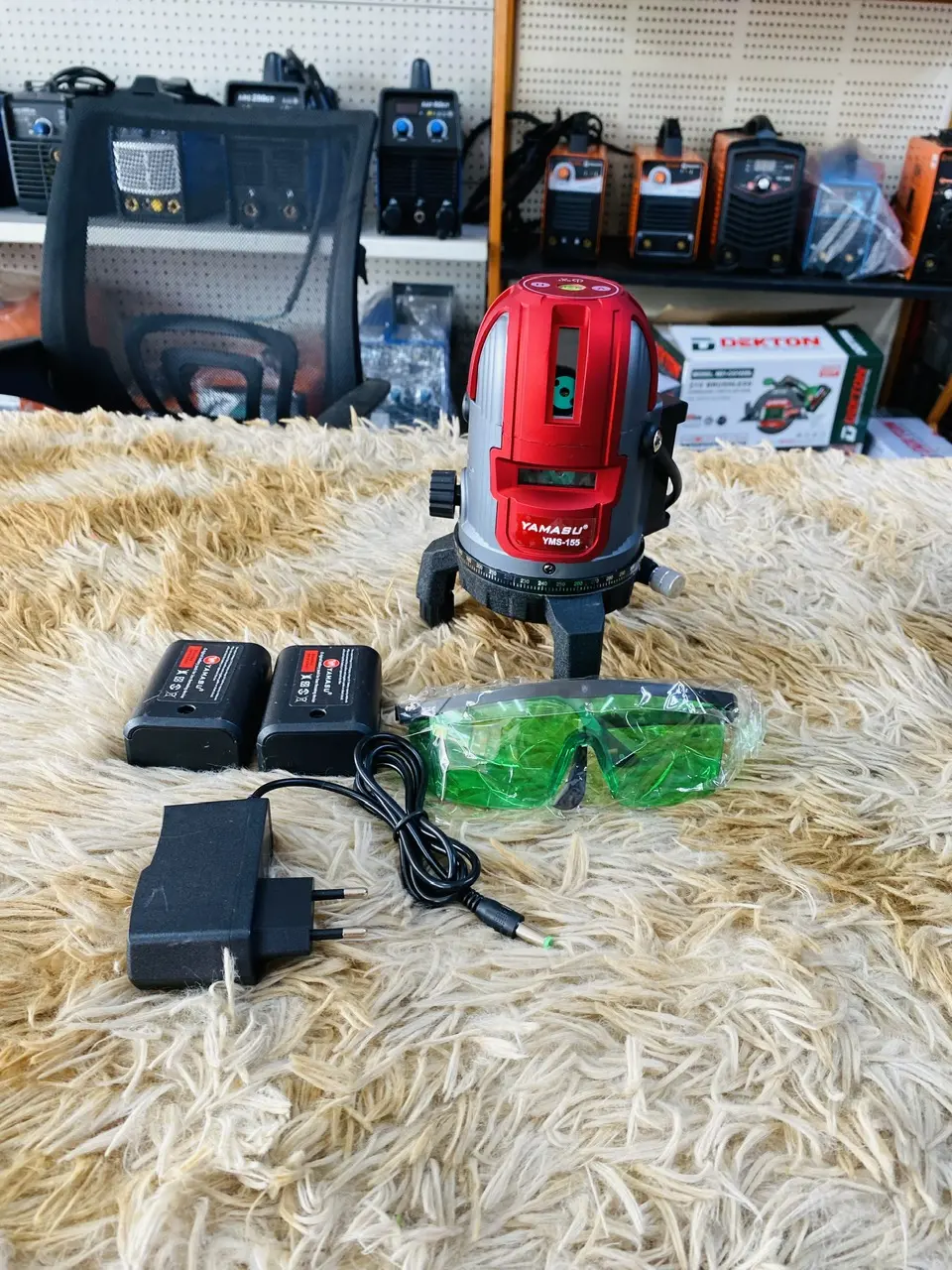 MÁY CÂN MỰC LASER YAMASU YMS-155 VỚI 5 TIA XANH SIÊU SÁNG TẶNG KÈM CHÂN LASER 1,2M