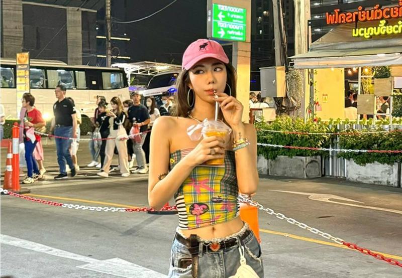 Product Introduction of [2471 Favorites] Hot Girl Plaid Print Strapless Vest Women's Fashion 2024 Summer New Pure Desire Style Inner Tight Sweet Spicy Top 6