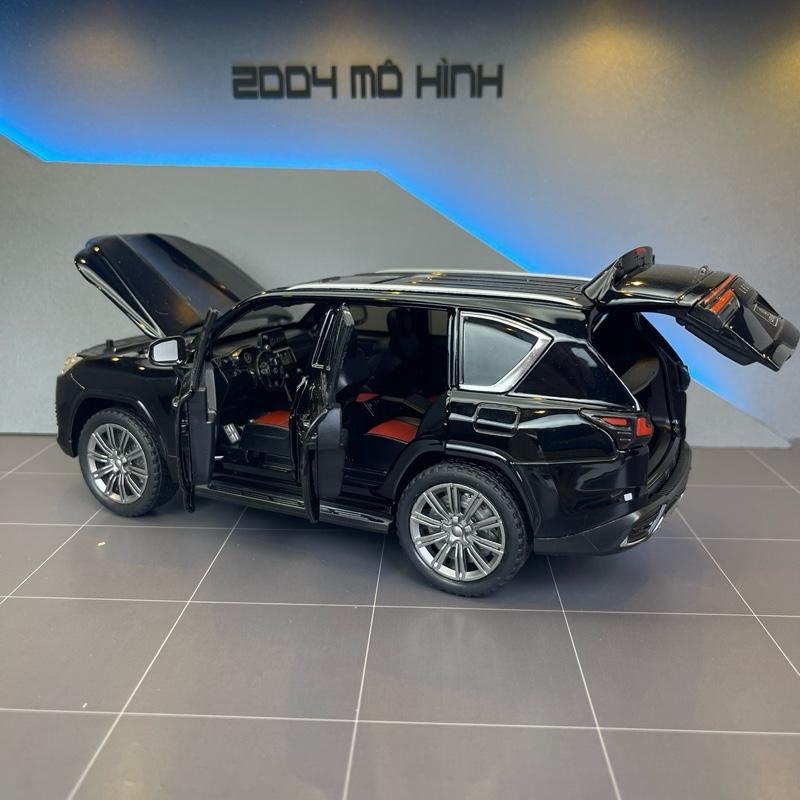 Mô hình xe Lếch Xù Lx600 tỷ lệ 1:24 bằng kim loại Tặng biển số Vip 8