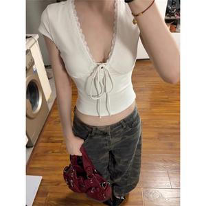 เสื้อยืด ลูกไม้สีขาว เย็บปะติดปะต่อกัน คอวี ไม่ซ้ำใคร สวย แขนสั้น สำหรับผู้หญิง เหมาะสำหรับฤดูร้อน สไตล์พี่สาวและหญิงสาว เรียบหรู สาวฮอต เสื้อรัดรูป