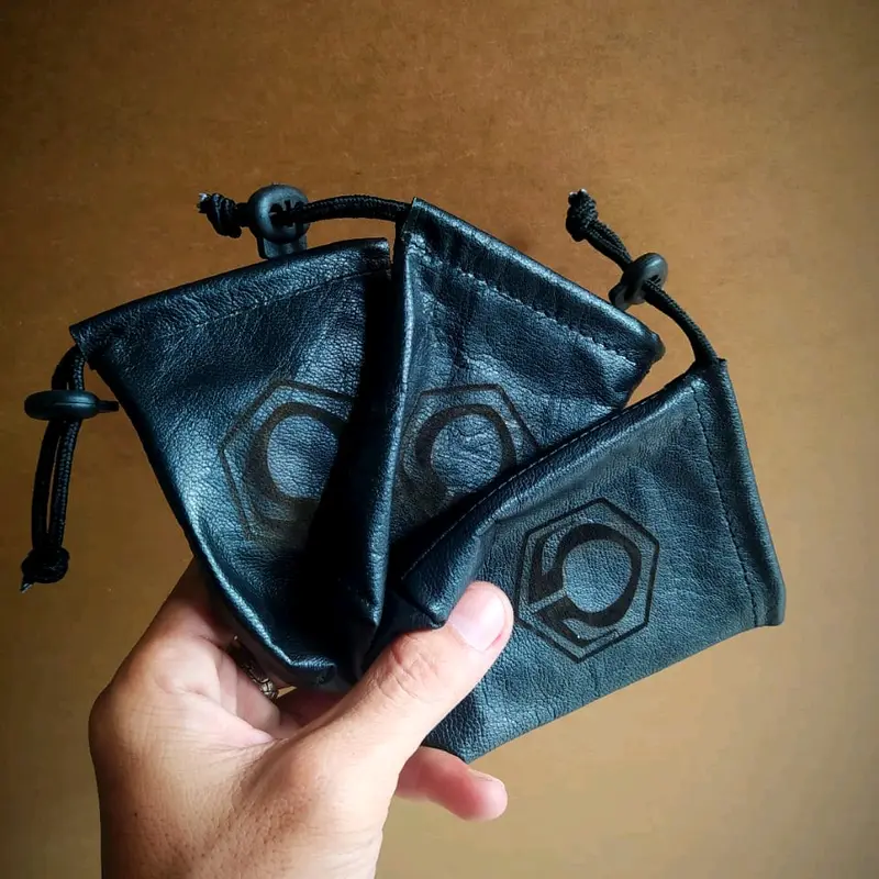Pouch, kantong penyimpanan kulit 0
