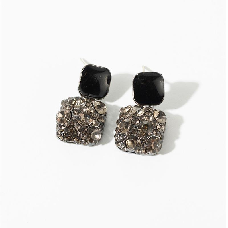 Product Introduction of Vintage Black Crystal Square Earrings Fashion Statement Rhinestone Drop Earrings for Women Wedding Jewelry Personality Gifts 8