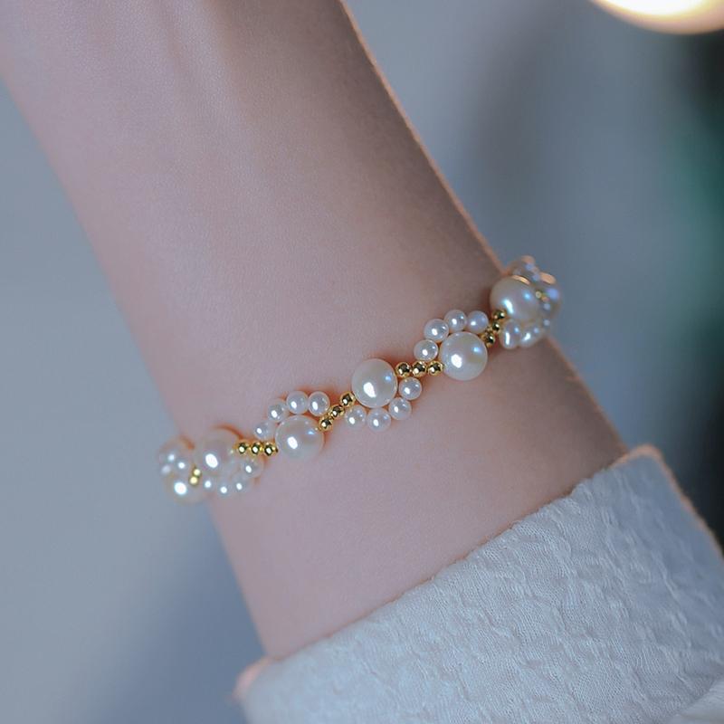 Product Introduction of Women Gold Color French Retro Pearl Bracelet Jewelry Best Gift for Friends Sister 2