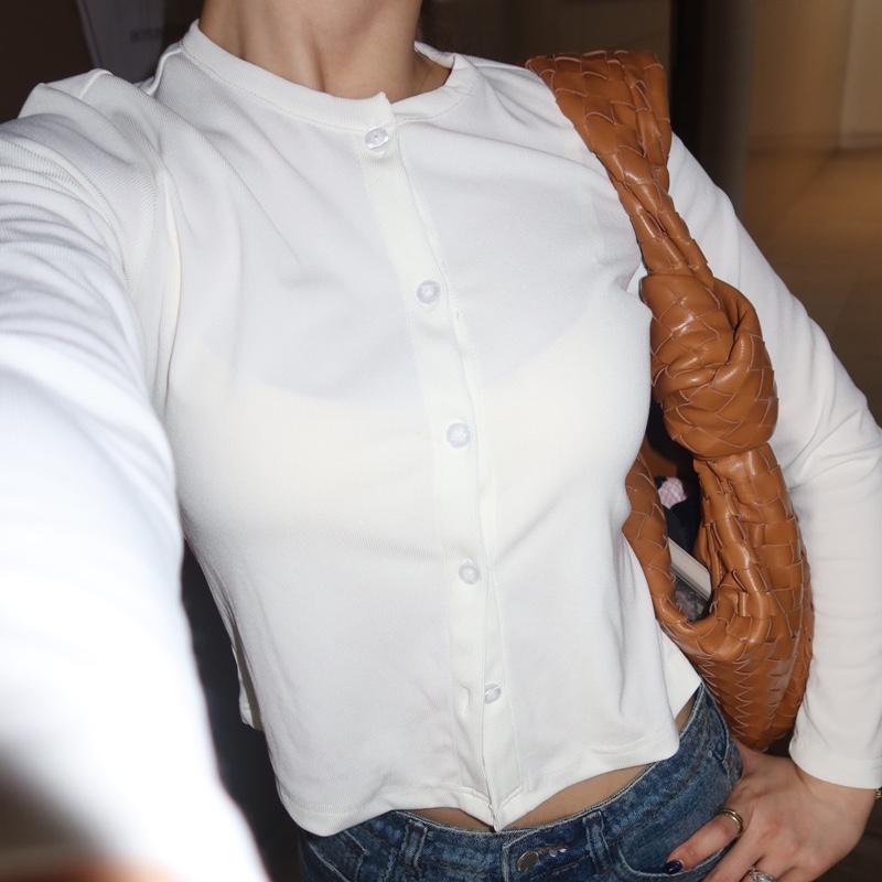 Áo dài tay dáng cardigan ôm nhẹ màu trắng/đen Babi Label nhankhaai