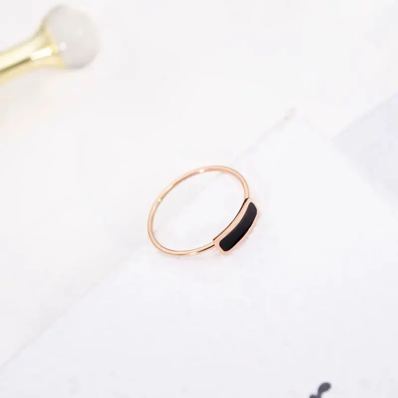 Cincin Titanium Model Persegi Panjang Warna Hitam - Rings 1