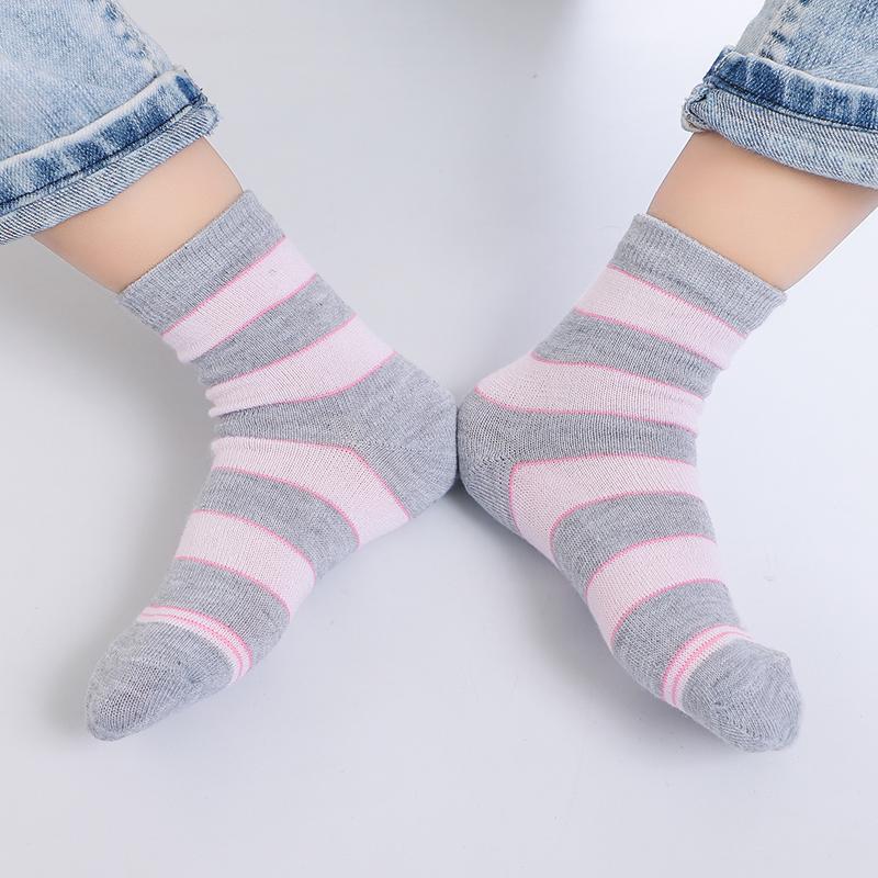 Product Introduction of 2 pairs of sets  cotton socks for kids seamless  breathable socks set (0-12)old  random delivery 36