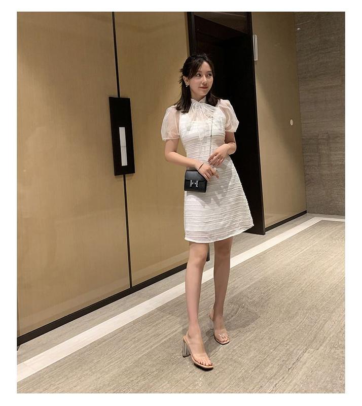 Product Introduction of Dép Cao Gót, Trong Suốt, Dành Cho Nữ, Có Thể Đeo Ngoài Trời, Hàng Mới Về 2024, Thiết Kế Dễ Phối Đồ Gót Pha Lê, Phong Cách Gợi Cảm Và Thanh Lịch, Gót Trung Bình Gót Chunky 24